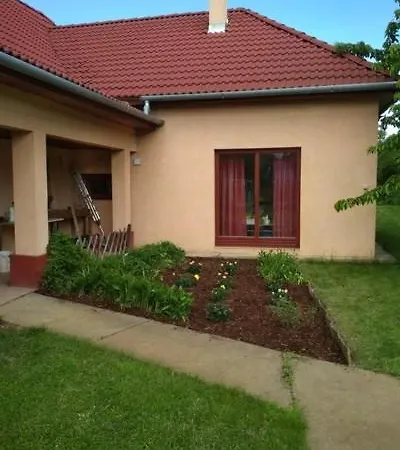 Rozsas Apartman *