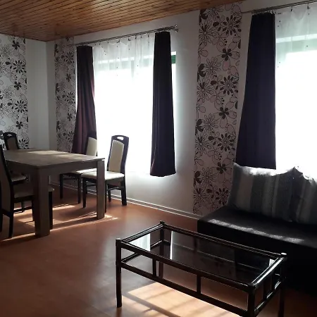 Apartament Rozsas Apartman *